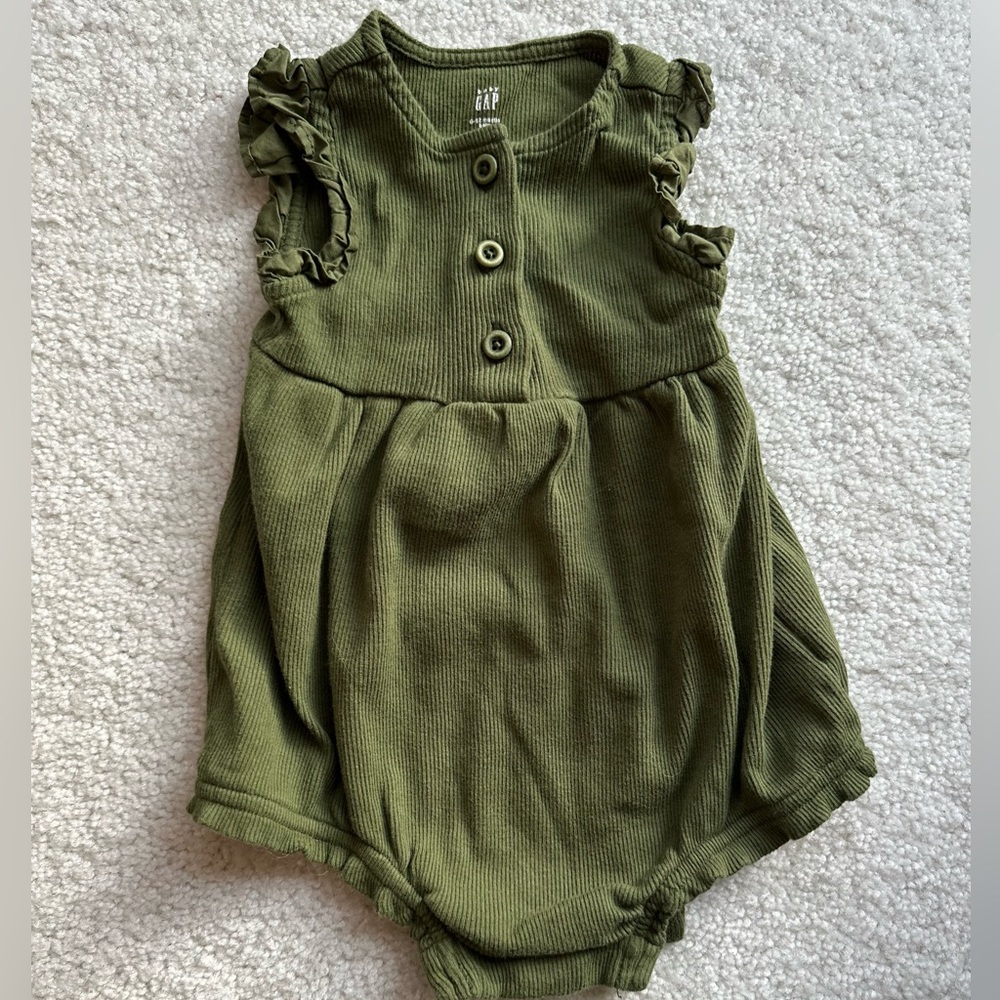 Gap Baby girl romper